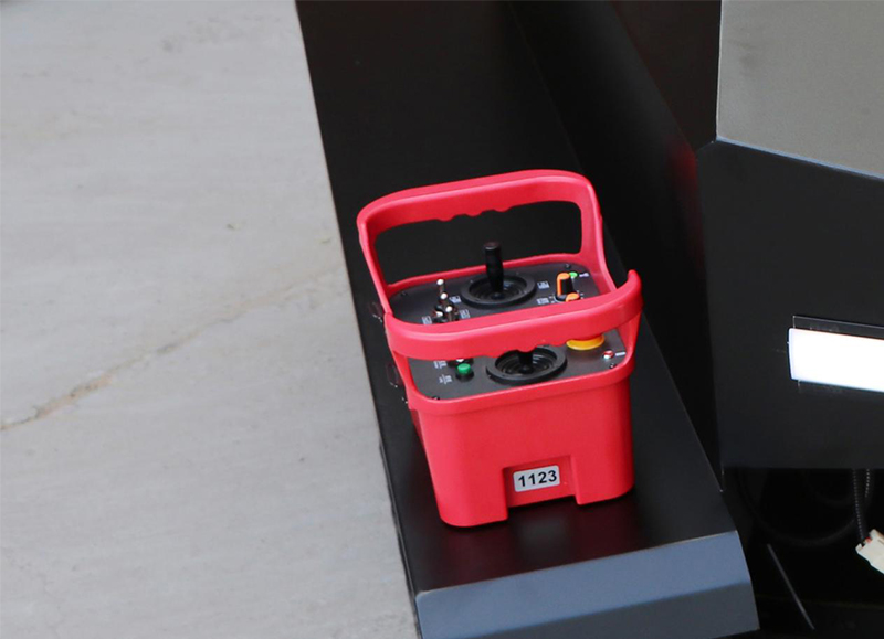 Tondeuse à gazon polyvalente.jpg Tondeuse à gazon polyvalente.jpg