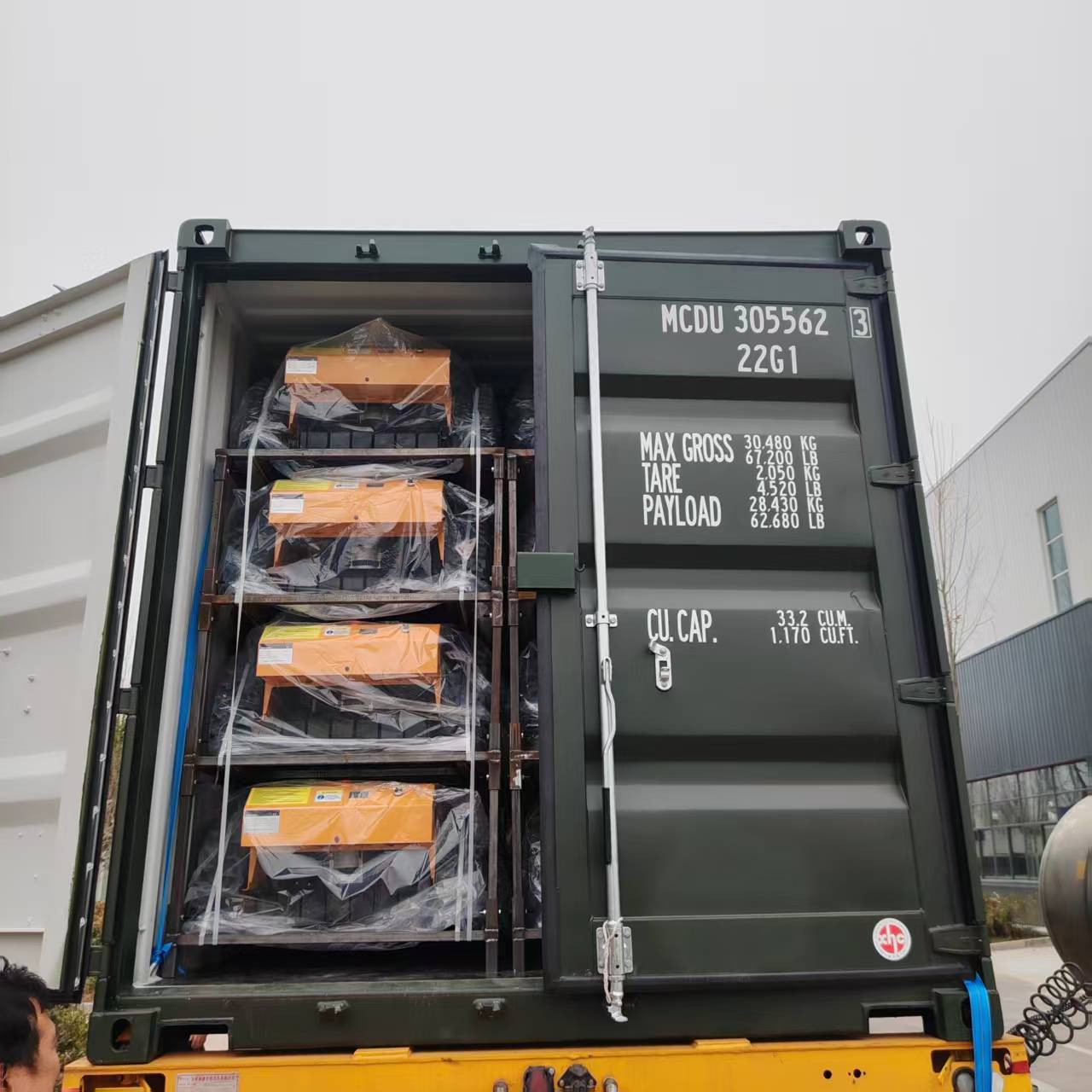 Tondeuses à gazon en stock dans les entrepôts européens d'outre-mer