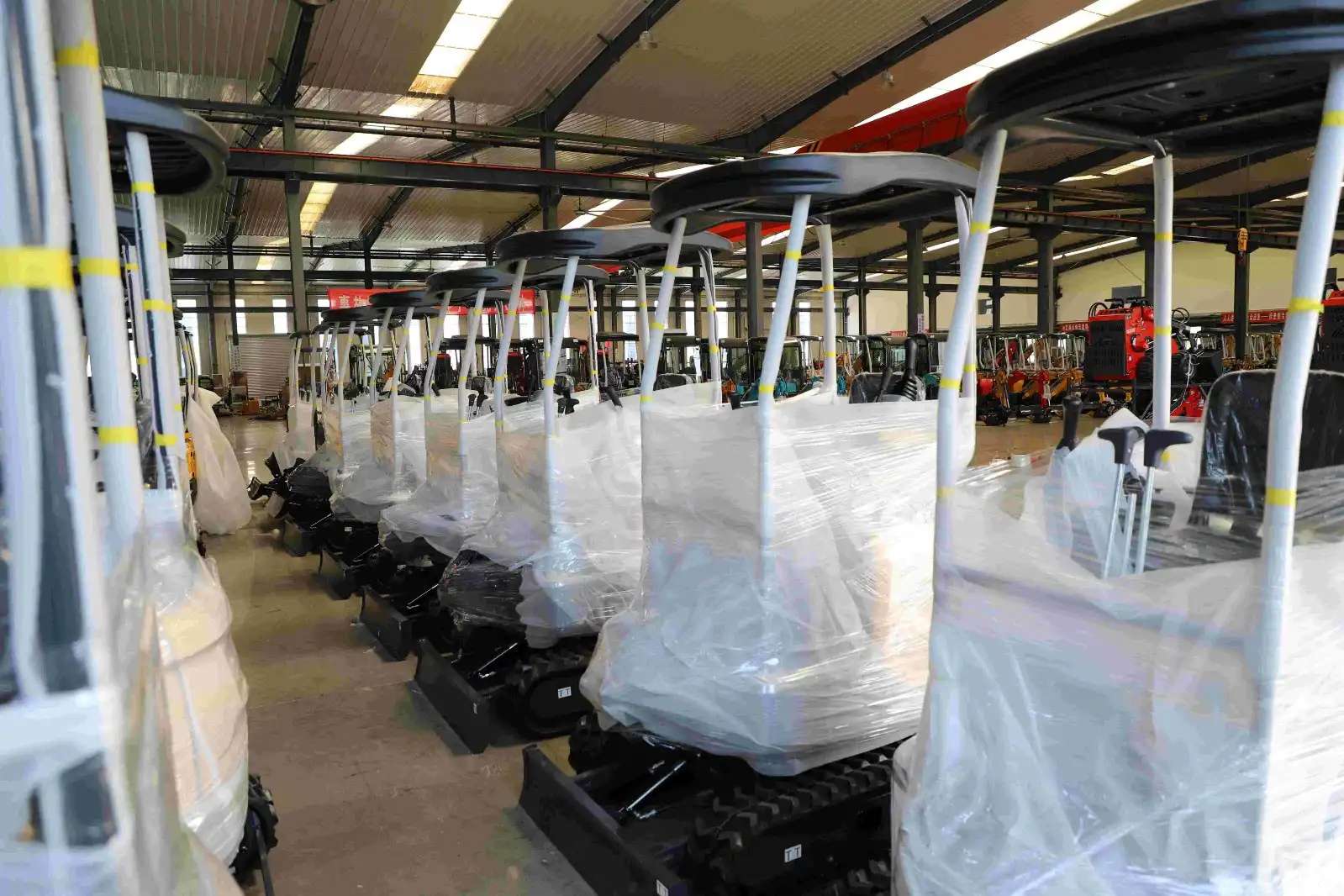 184 unités de mini-pelles expédiées avec succès 184 unités de mini-pelles expédiées avec succès